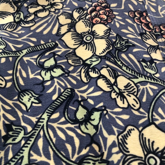 NEW LuLaRoe leggings. Super soft. OS ๐๐ฒ๐๐ฒ - Picture 2 of 4